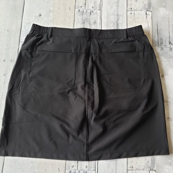 NWT - Tilley Women's Trek Skort Black - Size M - Picture 2 of 3